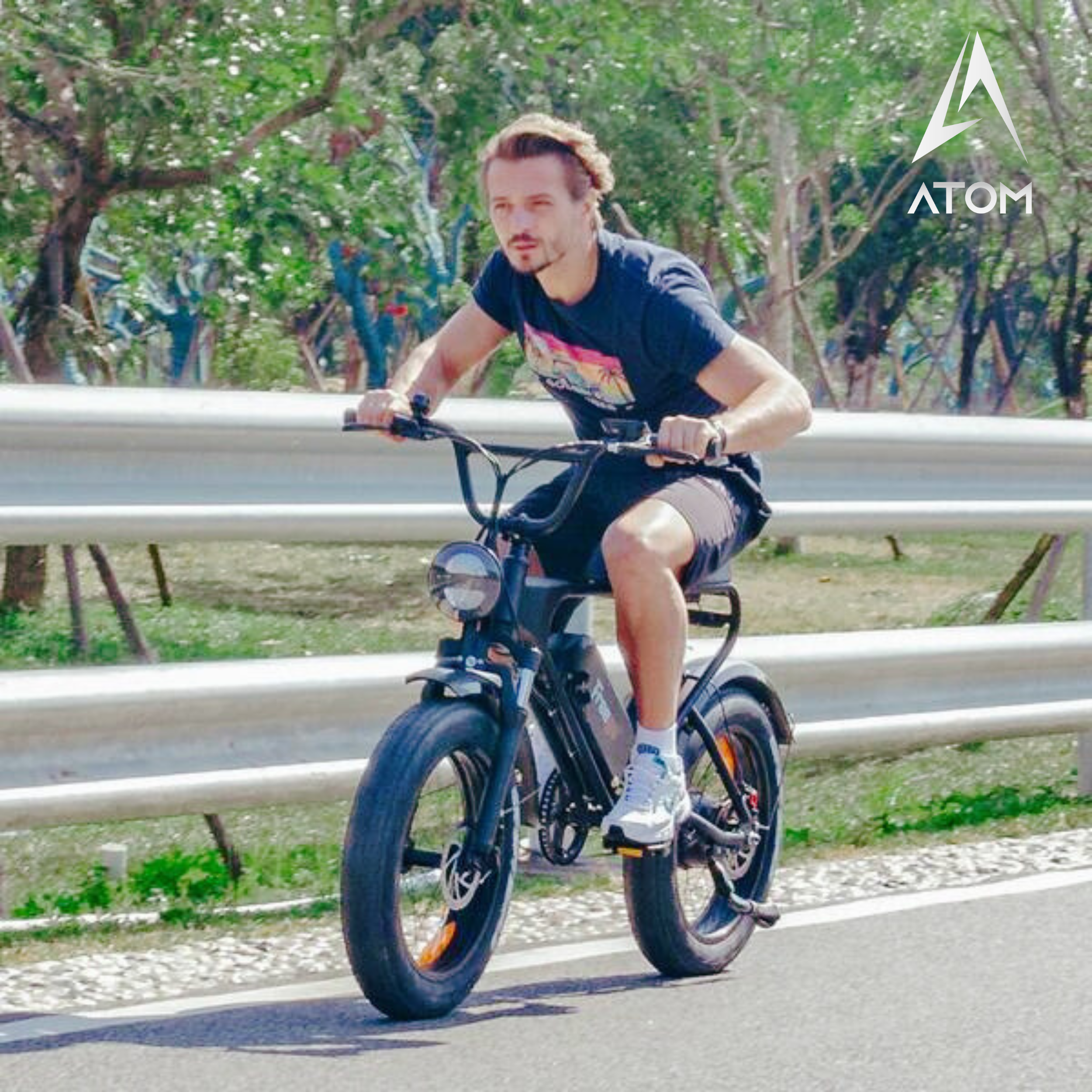 Vélo électrique Fatbike | FREEGO DK 200 | 1200 W | V-max 25 km/h | Autonomie 65 km - Atom Motors