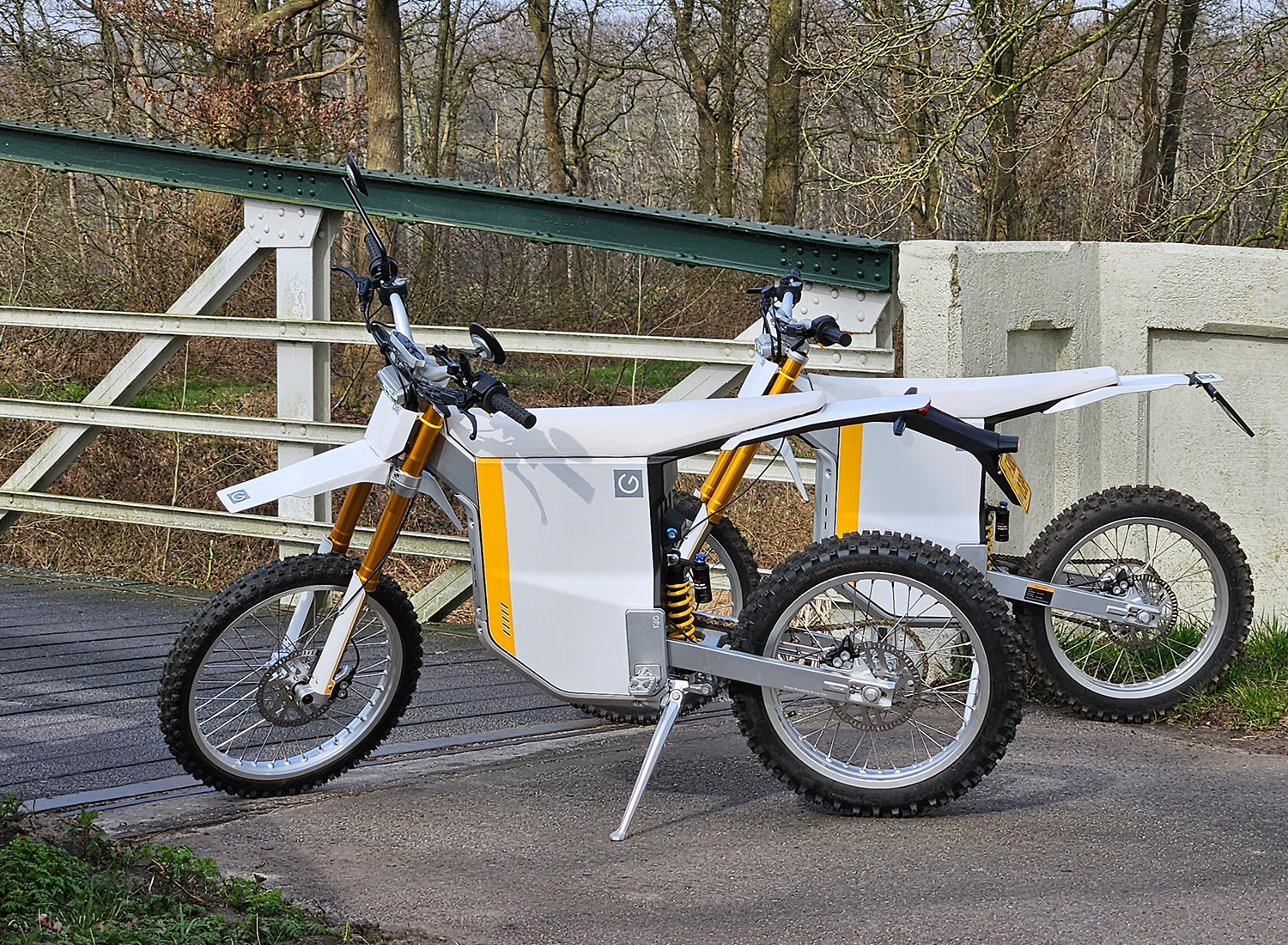 Moto électrique Dirtbike, Gowow Ori | 9000 W | 50 cc | V-max 45 km/h | Autonomie 100 km - Atom Motors