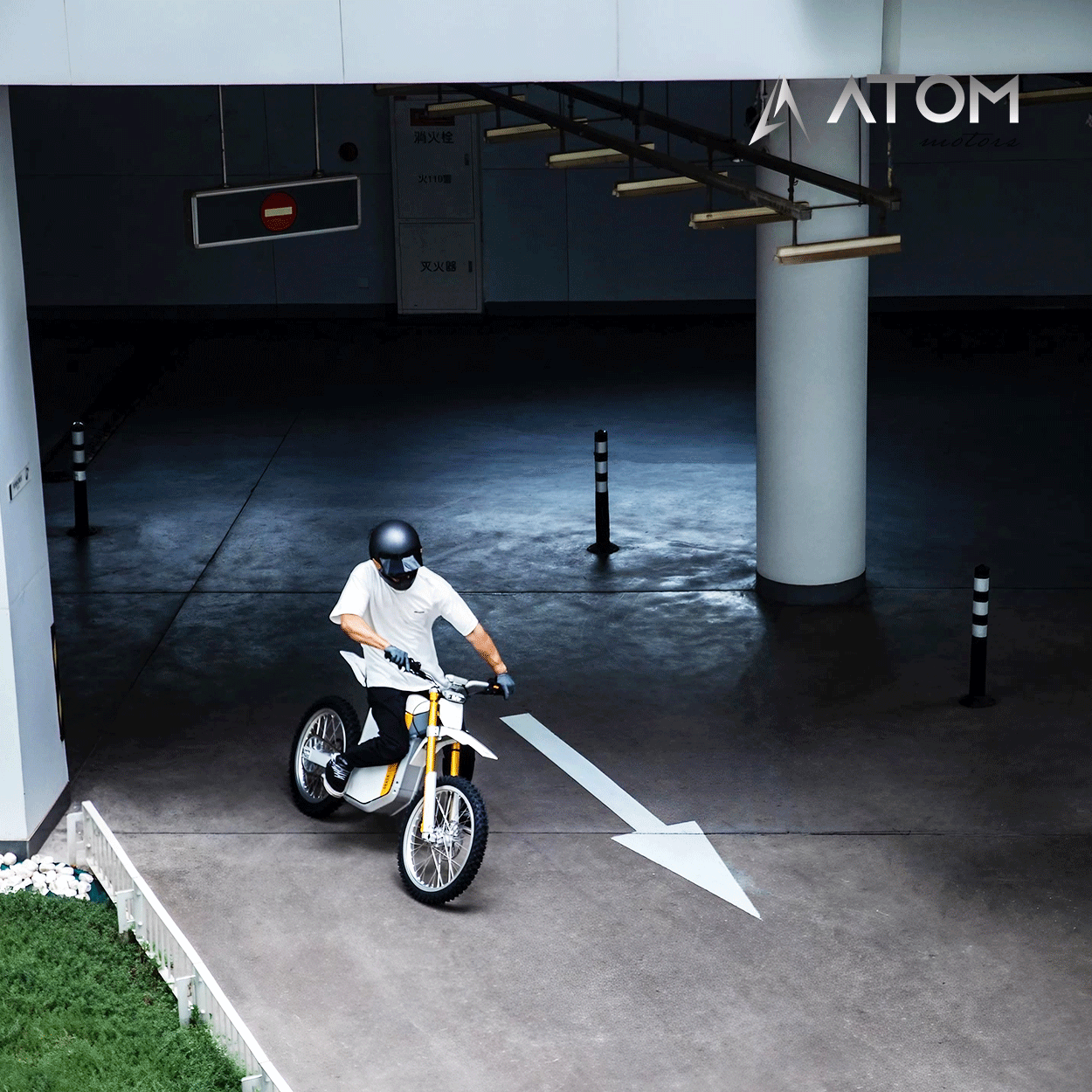 Moto électrique Dirtbike, Gowow Ori | 9000 W | 50 cc | V-max 45 km/h | Autonomie 100 km - Atom Motors