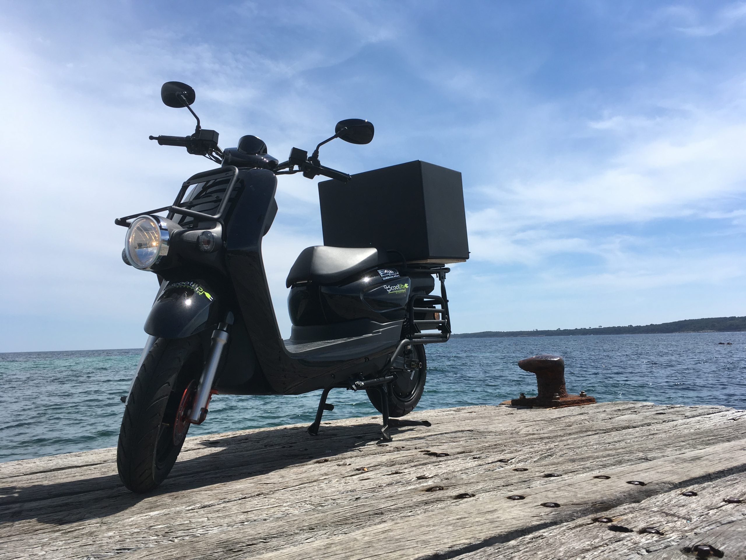 Scooter - Pink Mobility - Pink Up Livraison 50cc | V-max 45 km/h | Autonomie 100 km - Atom Motors