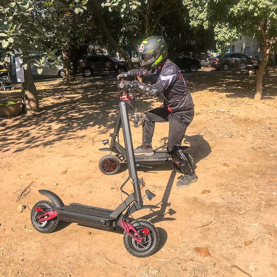 Trottinette électrique, Atom Rush G02 | 3600 W | V-max 25 km/h | Autonomie 60 km - Atom Motors