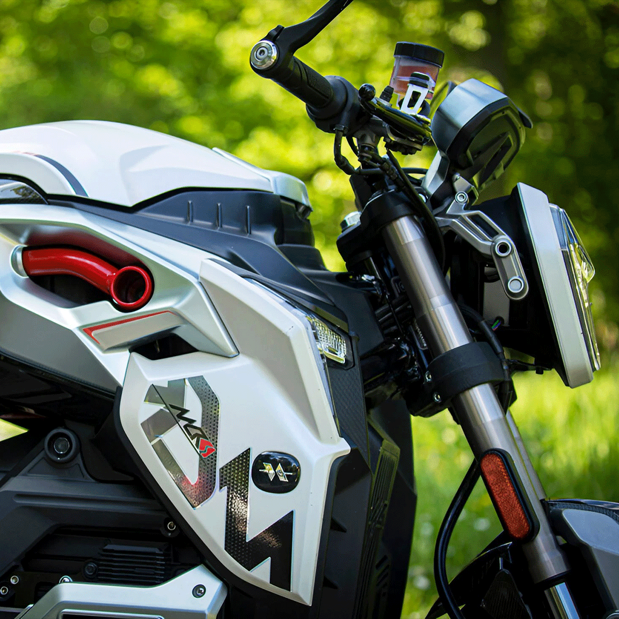 Moto électrique, OVAOBIKE MCR-S | 11 000 W | 125 cc | V-max 148 km/h | Autonomie 210 km - Atom Motors