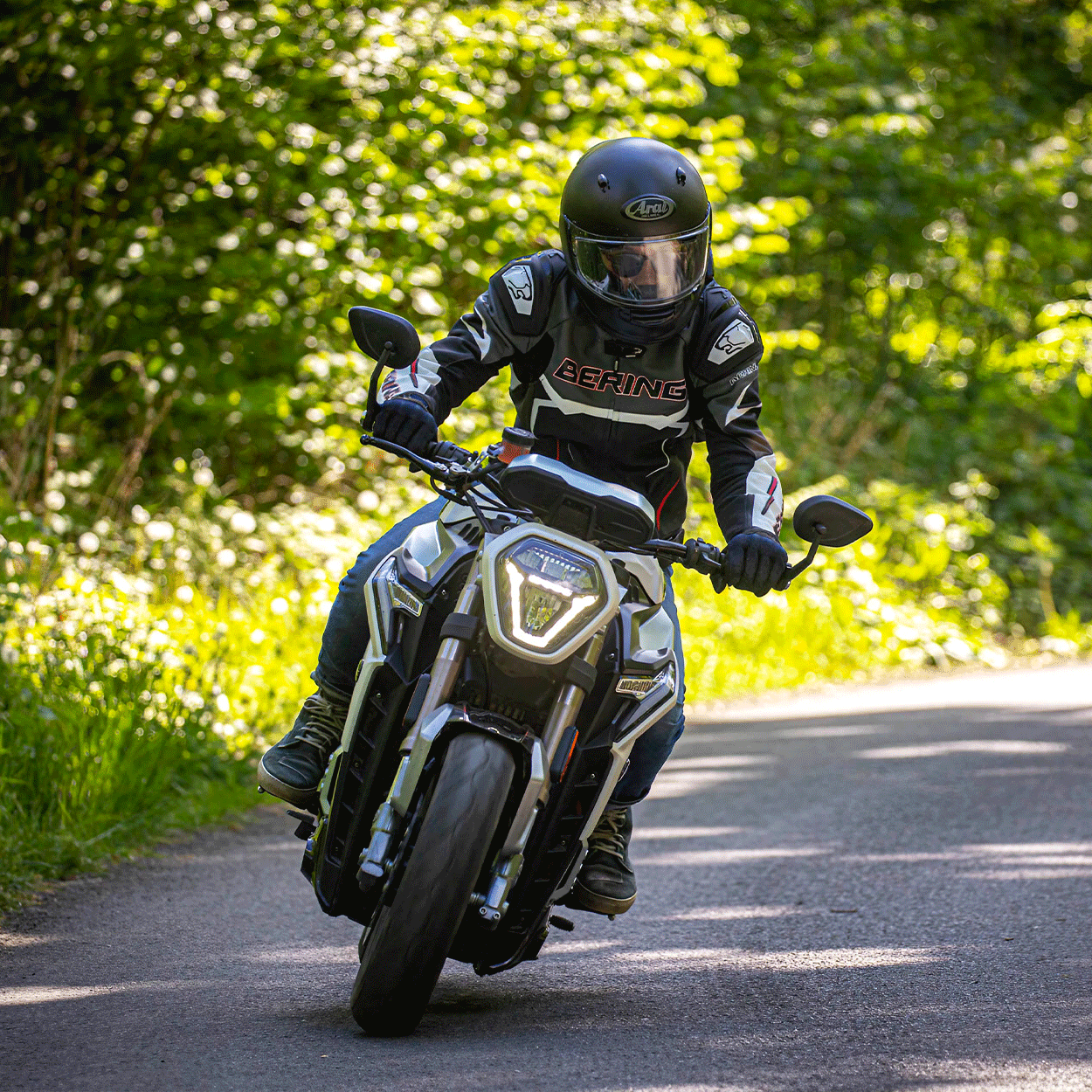 Moto électrique, OVAOBIKE MCR-S | 11 000 W | 125 cc | V-max 148 km/h | Autonomie 210 km - Atom Motors