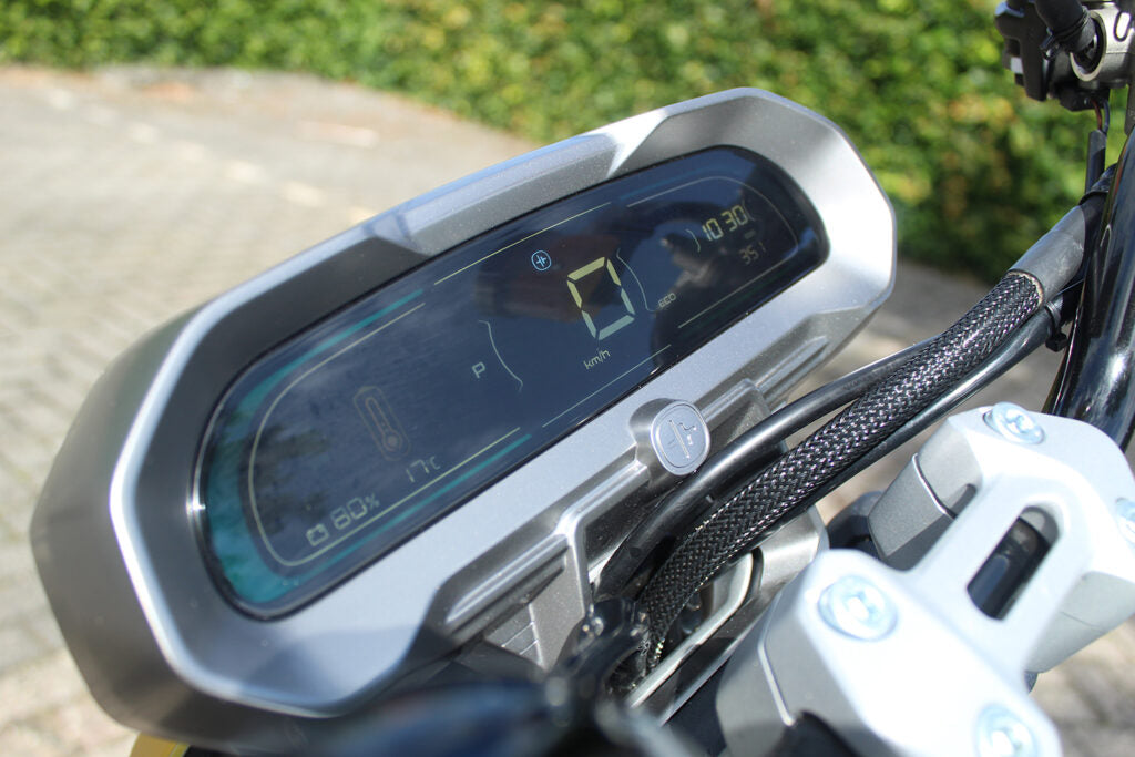 Moto électrique, OVAOBIKE MCR-M | 11 000 W | 125 cc | V-max 130 km/h | Autonomie 230 km - Atom Motors