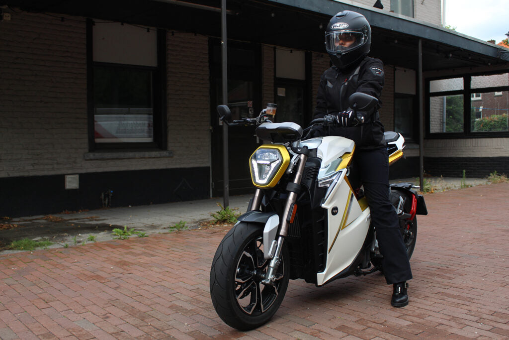Moto électrique, OVAOBIKE MCR-M | 11 000 W | 125 cc | V-max 130 km/h | Autonomie 230 km - Atom Motors