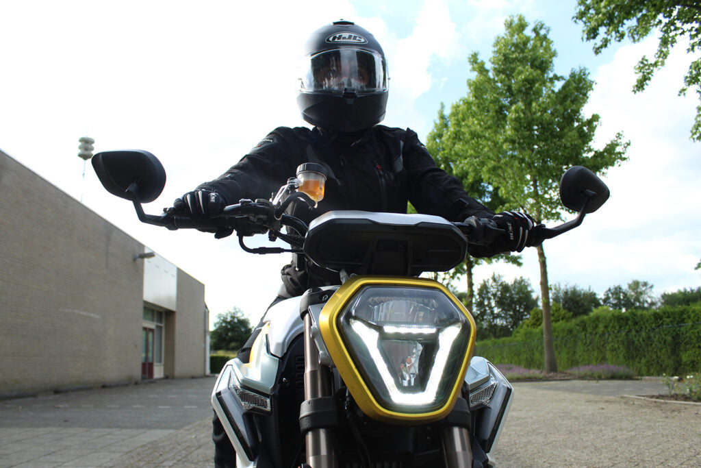 Moto électrique, OVAOBIKE MCR-M | 11 000 W | 125 cc | V-max 130 km/h | Autonomie 230 km - Atom Motors