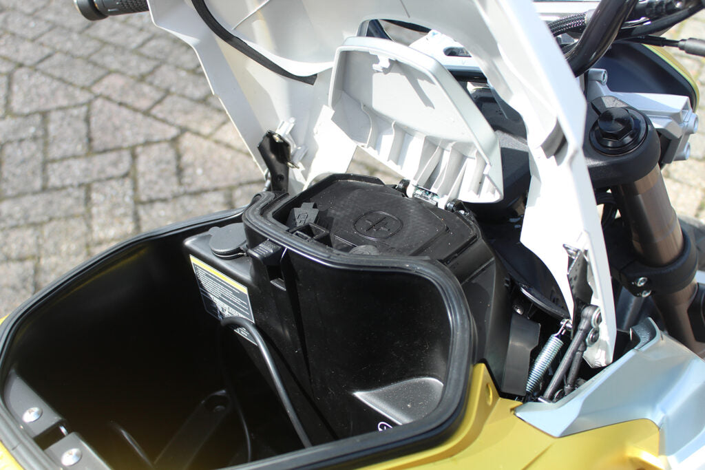 Moto électrique, OVAOBIKE MCR-M | 11 000 W | 125 cc | V-max 130 km/h | Autonomie 230 km - Atom Motors